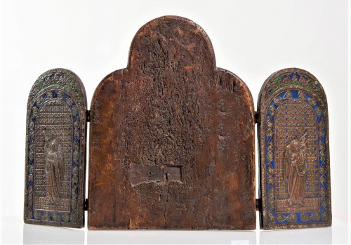 Art sacré, objets religieux  - Triptyque en cuivre gaufré et émaux polychrome